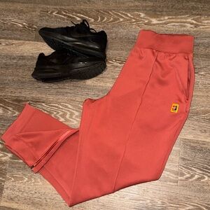 Nike Women’s Slimfit Tapered Pants